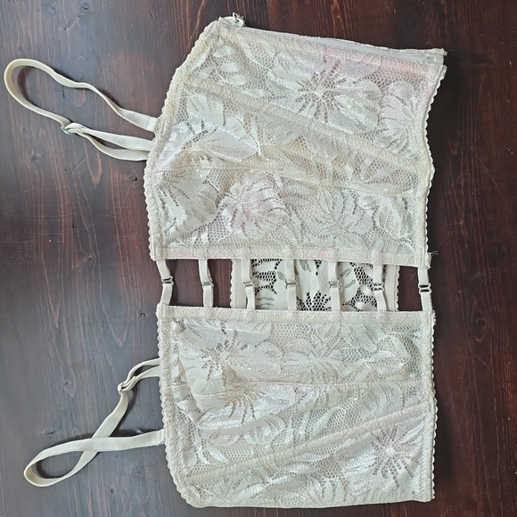 Victoria's Secret Ivory Lace Bustier - Picture 1 of 4